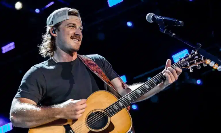 Who is Morgan Wallen, Giving free ticket of his show